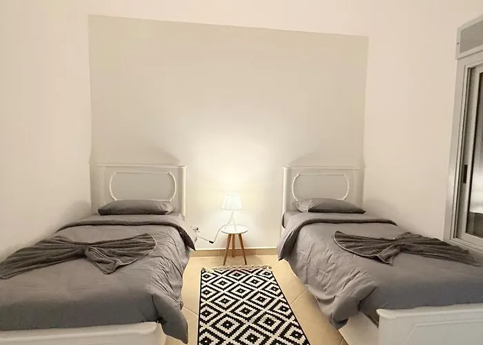 Lux 3brs Steps From Pool *