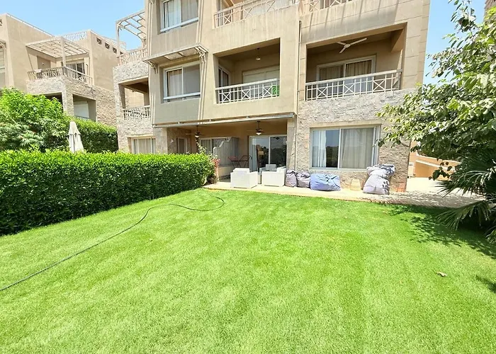 Lux 3brs Steps From Pool